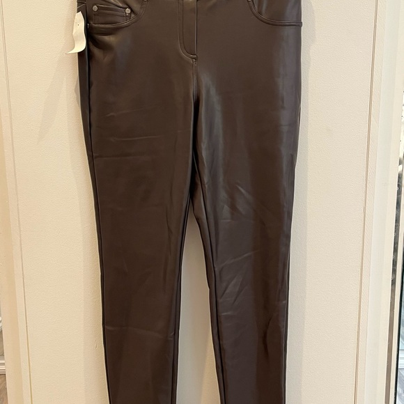 NWT Size Med Laundry by Shelli Segal 
Women's Faux Leather Pull-On Pants - Picture 2 of 7